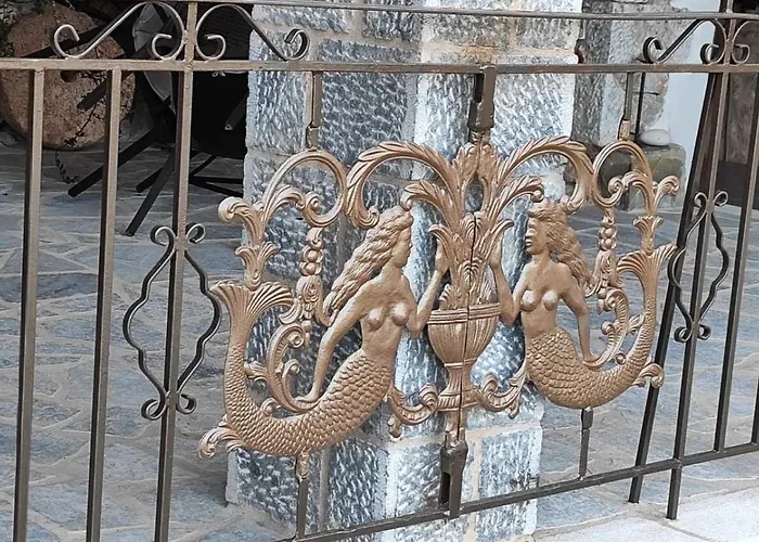 Traditional House Alepis In شقة