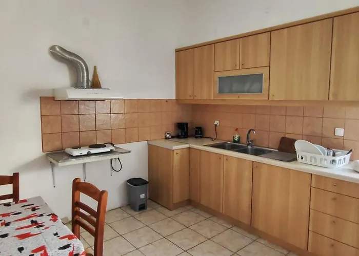 Traditional House Alepis In شقة