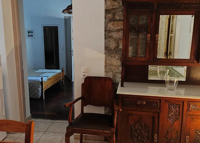 Traditional House Alepis In * أريبوليس