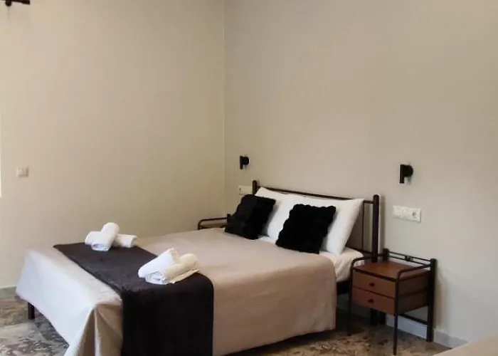 شقة Traditional House Alepis In *