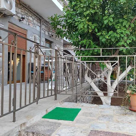 Traditional House Alepis In Areopolis *