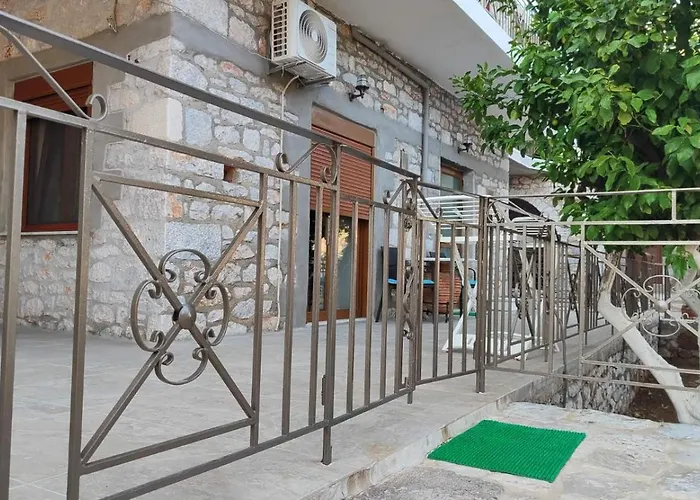 Traditional House Alepis In *